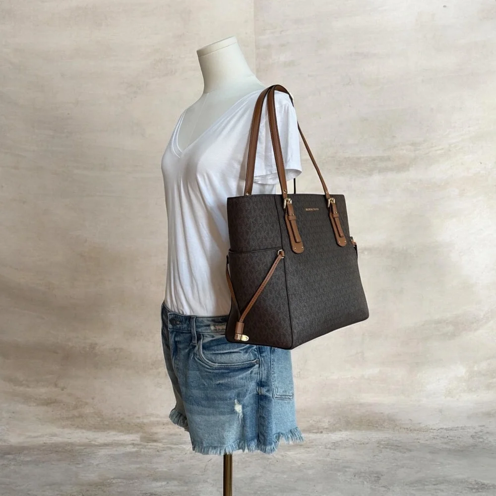 Michael Kors Voyager East West Tote Bag! EUC!! - Picture 15 of 15